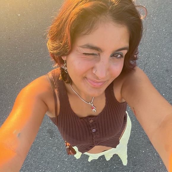 Meet your Posher, Sanya - Picture 1 of 1